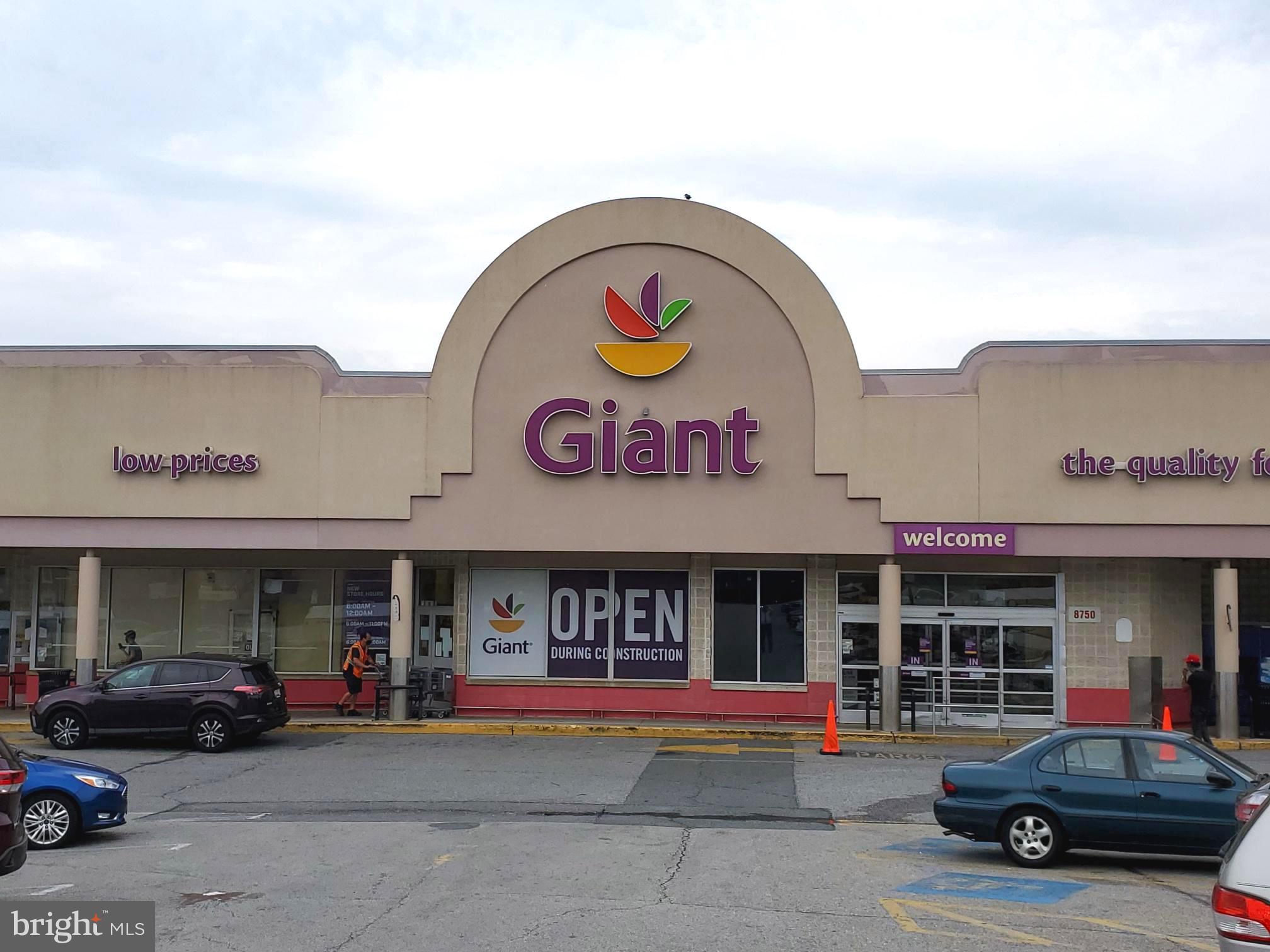 8512-12-2 Manchester Road, Unit 122 Silver Spring, MD 20901 - Photo 38 of 40 3 blocks to the grocery store -