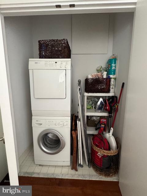 3336 Cady's Alley Northwest, Unit 201 Washington, DC 20007 - Photo 25 of 34 a utility room with dryer and washer