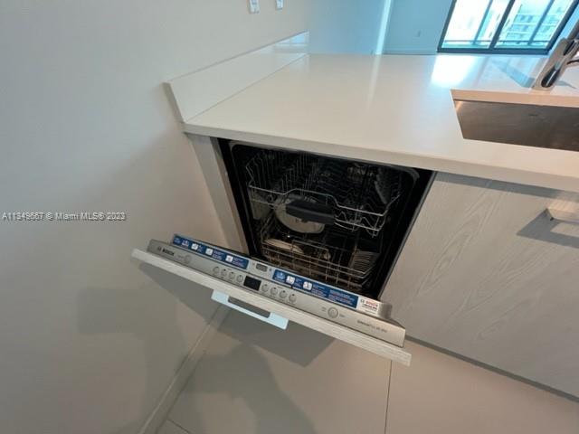 Edgewater Miami, FL 33137 - Photo 25 of 65 closeup of a stove top oven