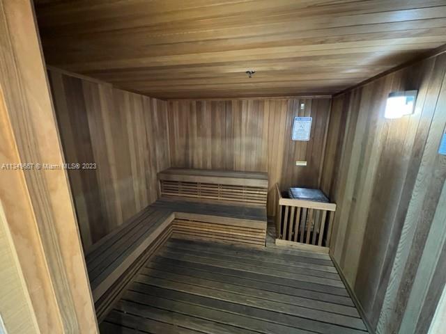 Edgewater Miami, FL 33137 - Photo 46 of 65 a view of a hallway