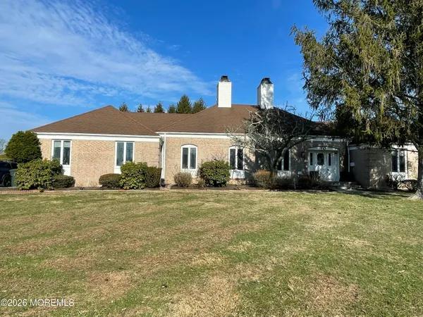 $67,500 | 60 Larchwood Avenue, Oakhurst, NJ 07755