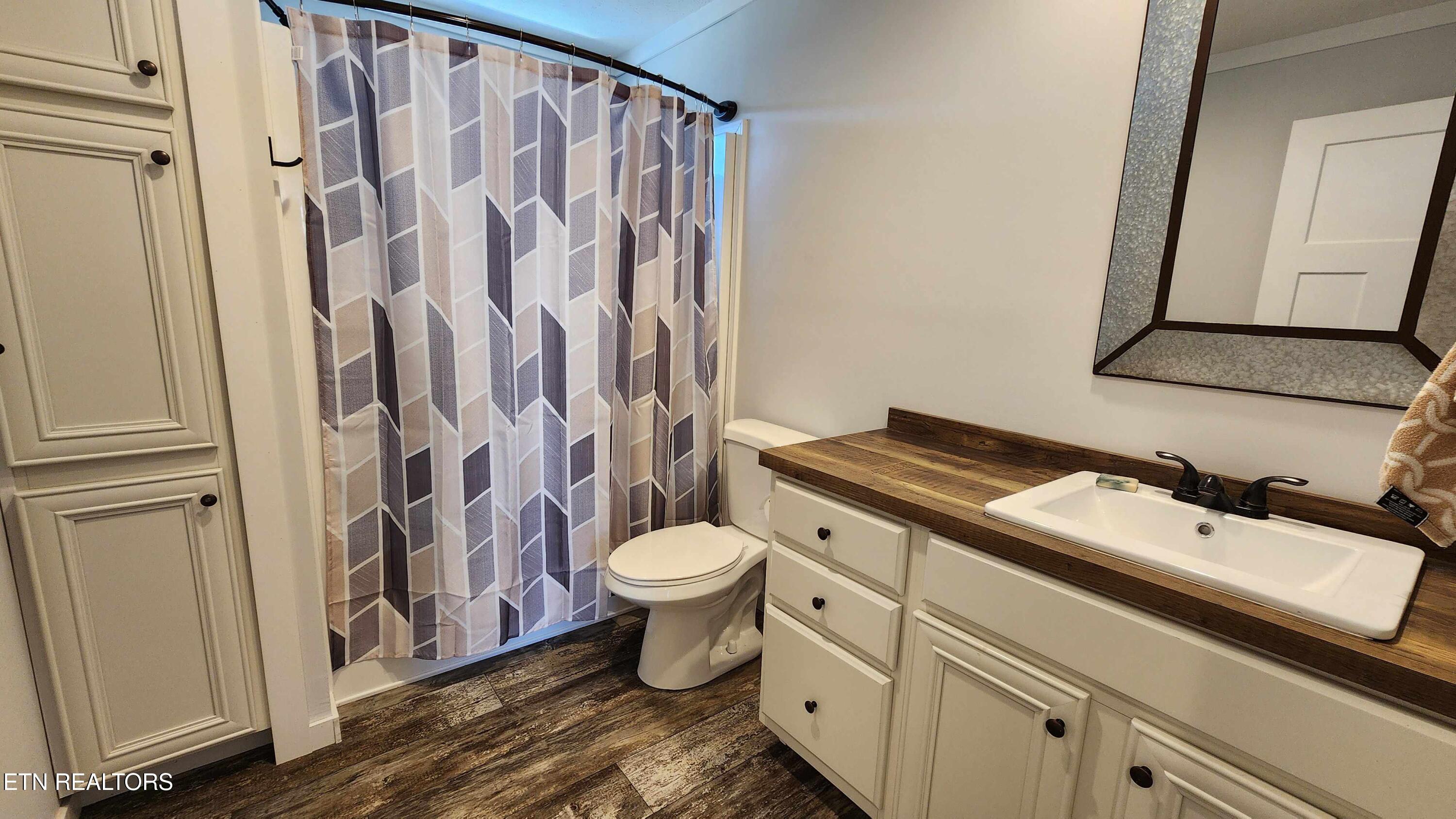 2695 Leslie Road Cumberland, KY 42717 - Photo 13 of 59 Hall Bath