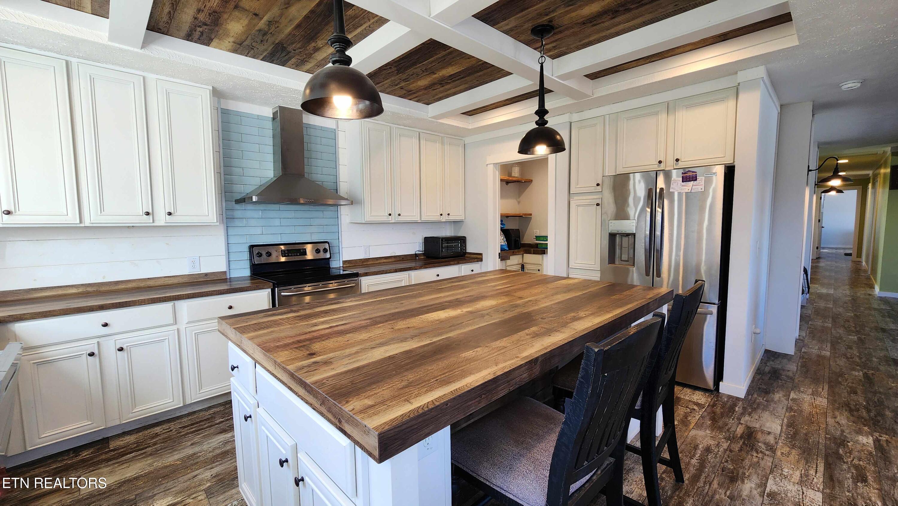 2695 Leslie Road Cumberland, KY 42717 - Photo 15 of 59 Kitchen 1