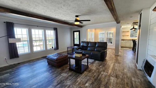 $499,900 | 2695 Leslie Road, Burkesville, KY 42717