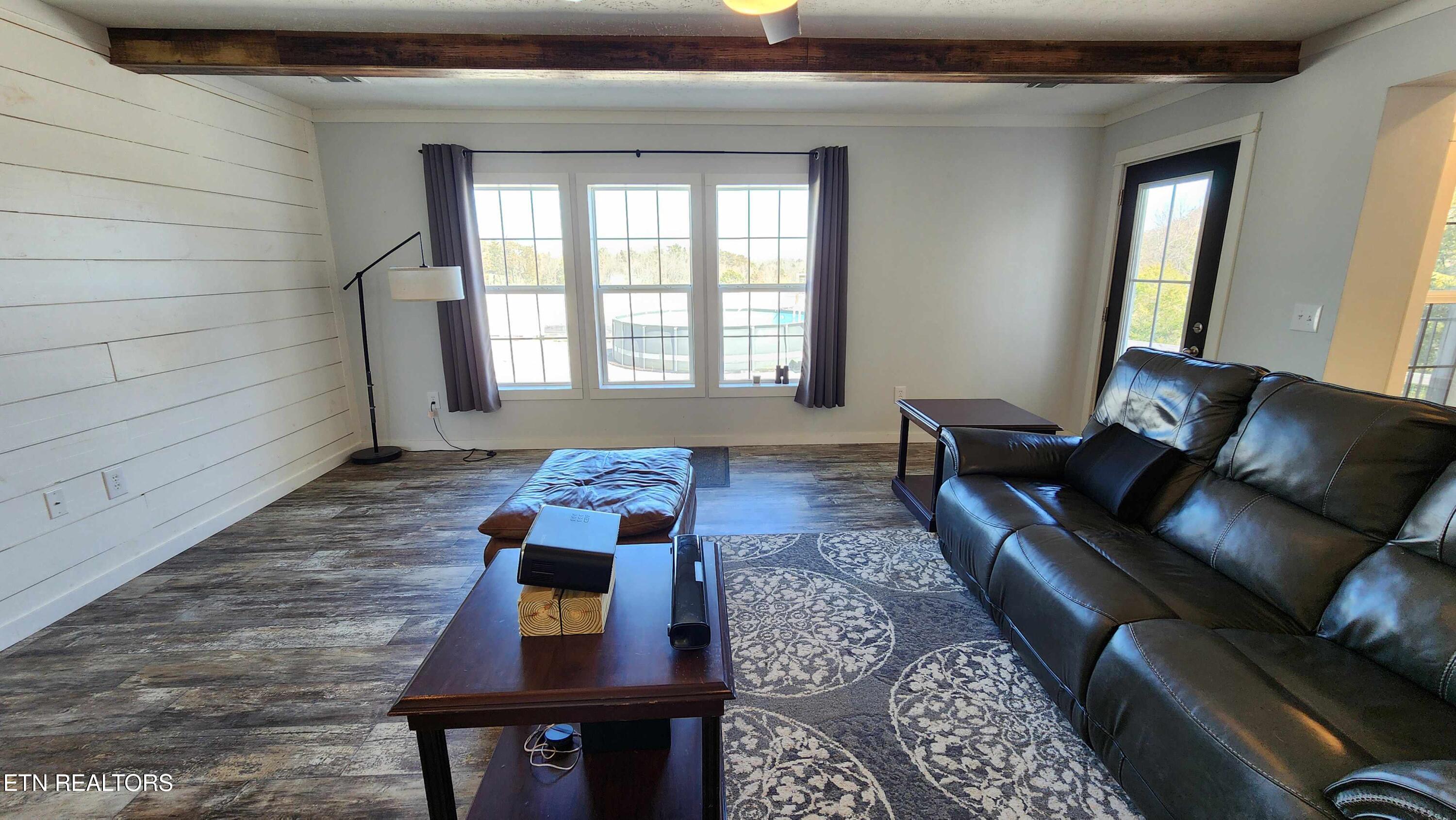 2695 Leslie Road Cumberland, KY 42717 - Photo 22 of 59 Living Room D