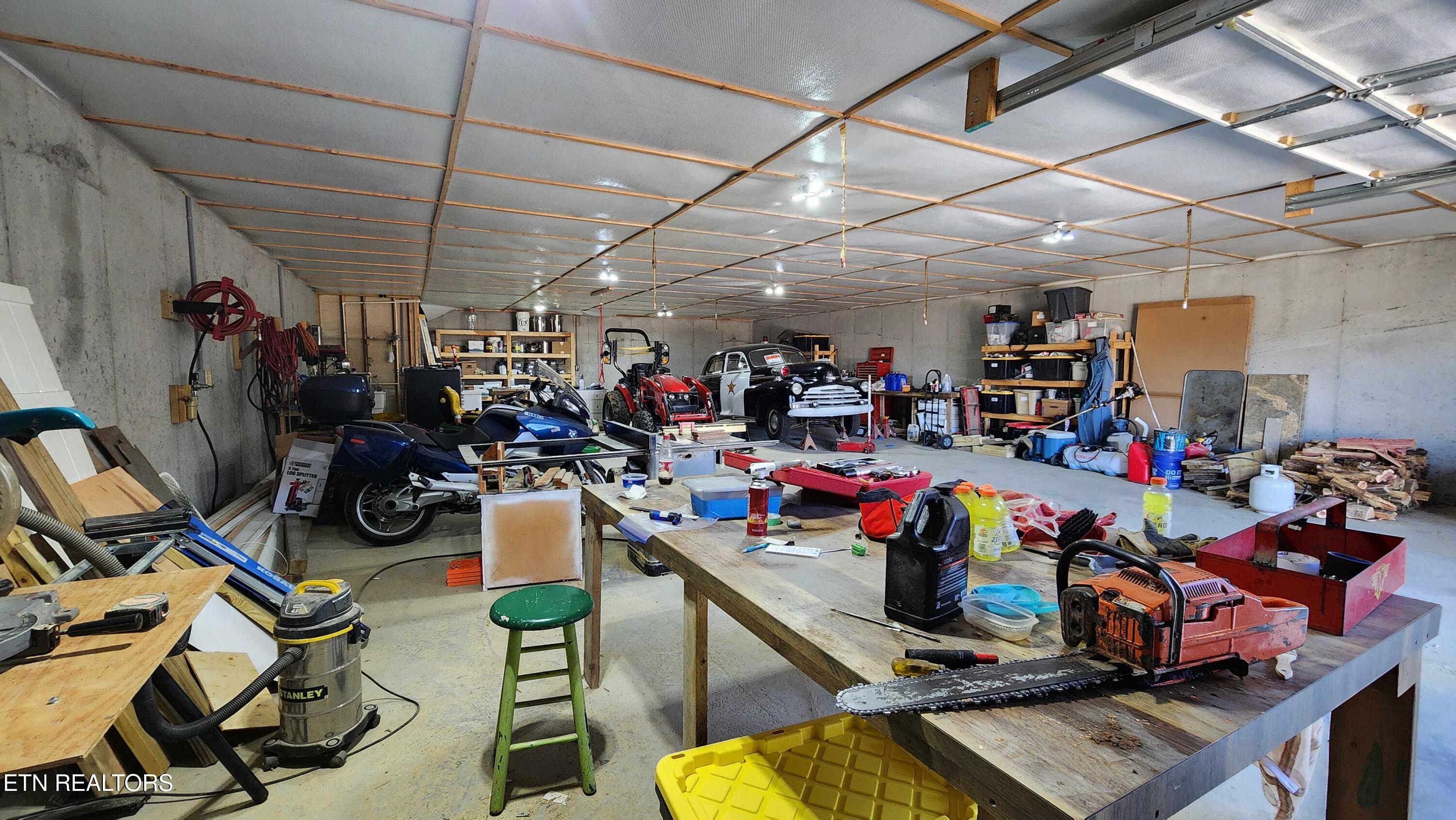 2695 Leslie Road Cumberland, KY 42717 - Photo 26 of 59 Garage 3