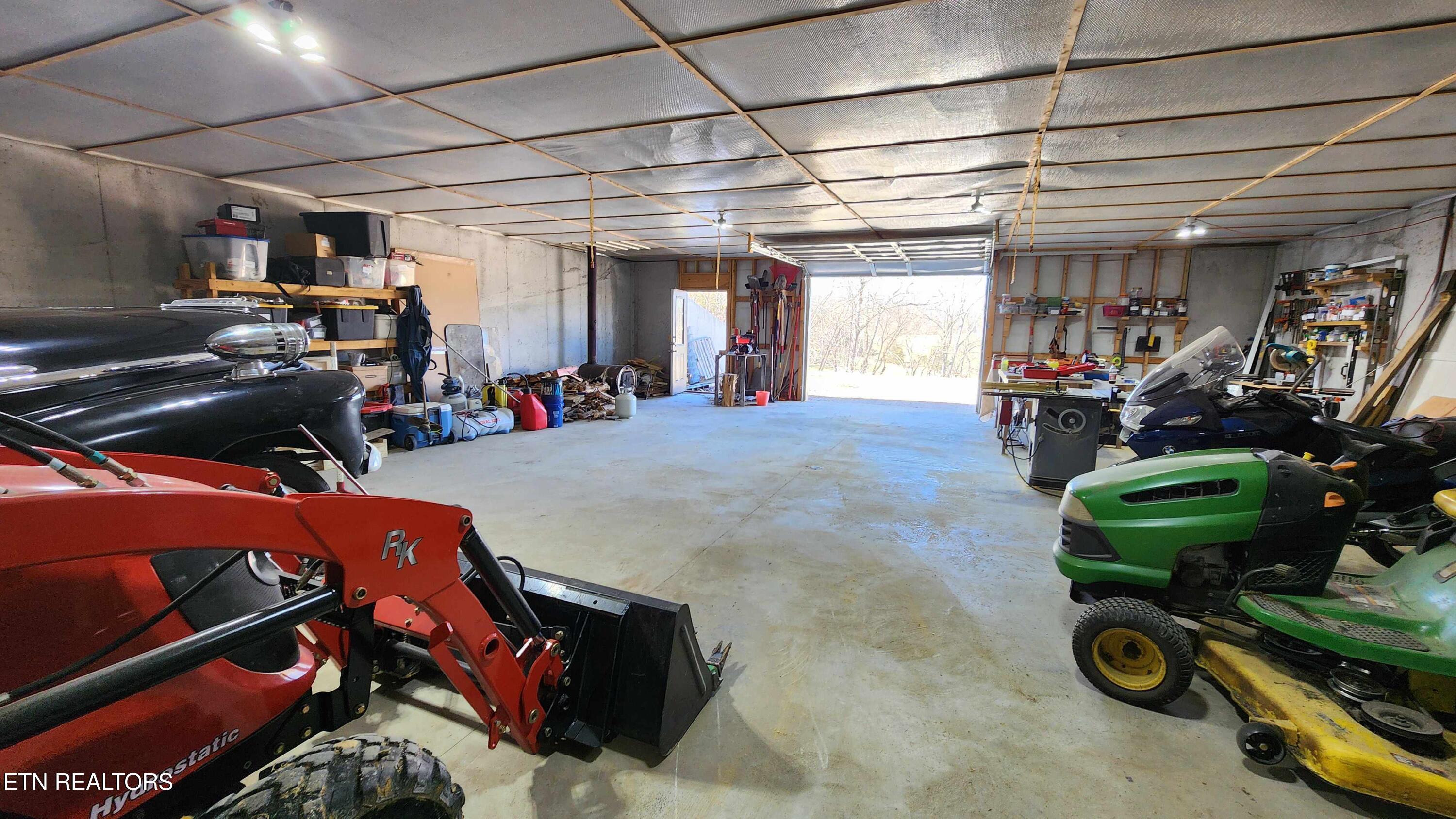 2695 Leslie Road Cumberland, KY 42717 - Photo 27 of 59 Garage 2