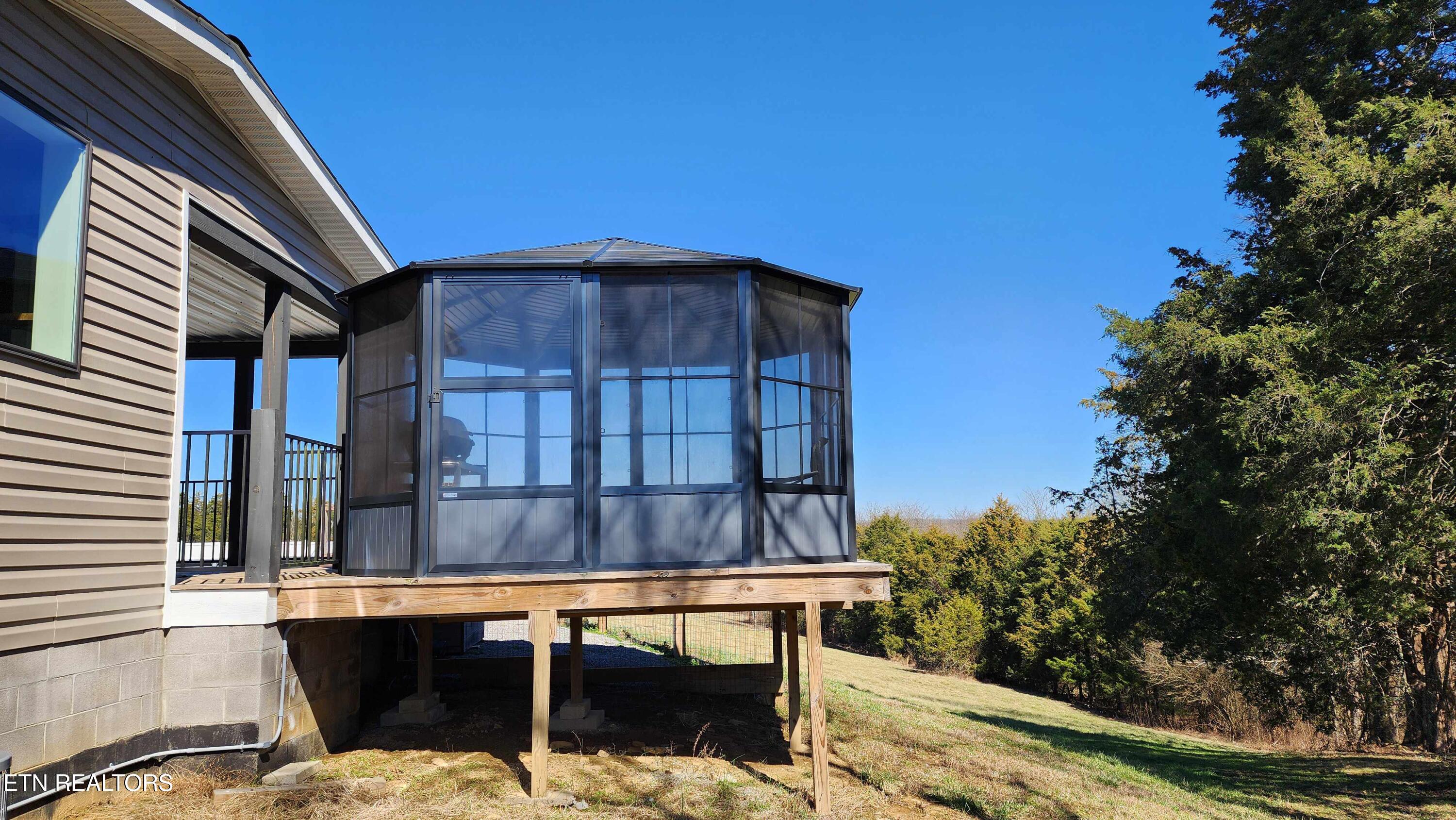 2695 Leslie Road Cumberland, KY 42717 - Photo 30 of 59 Gazebo outdoor view
