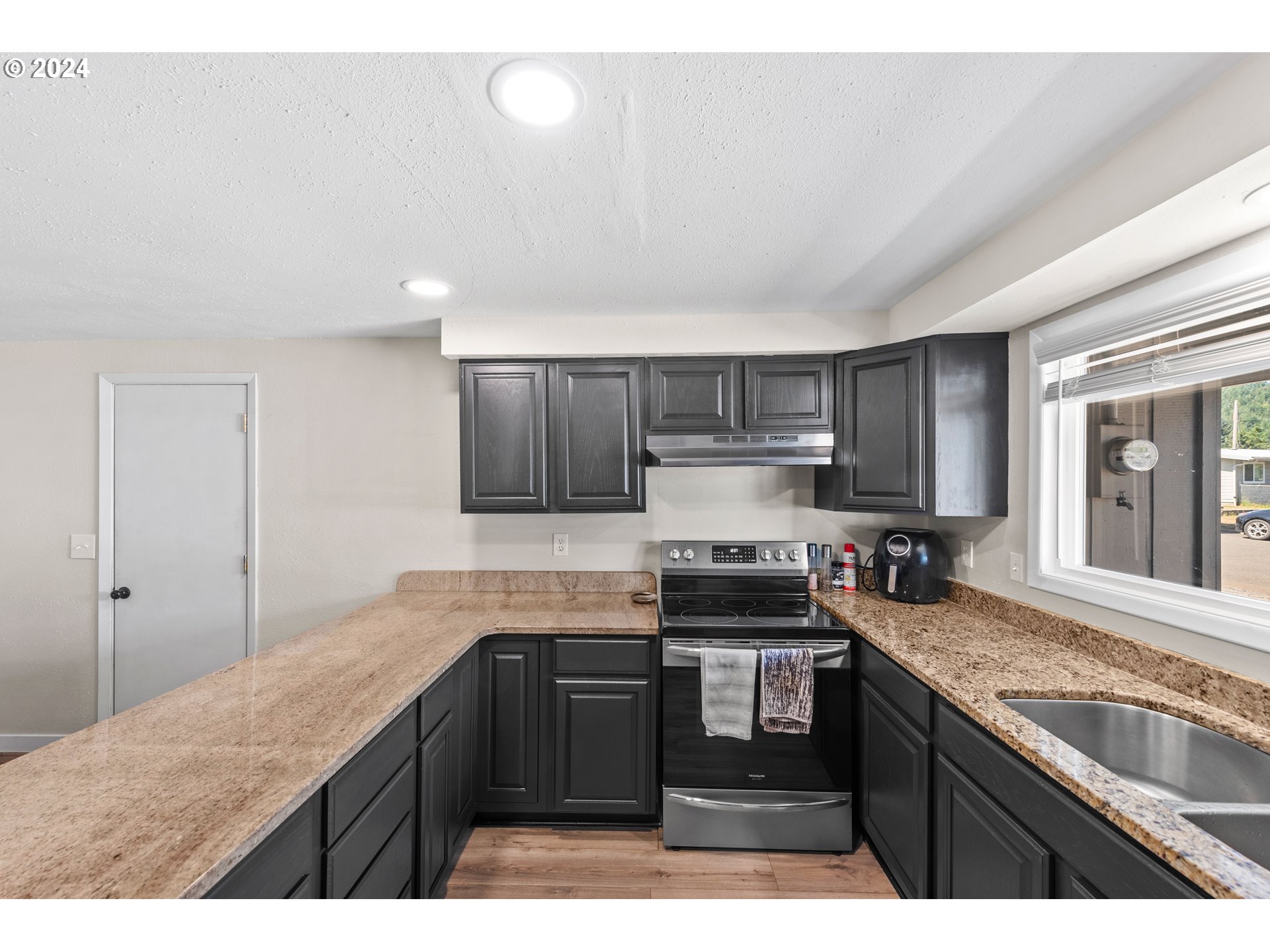 2955 Ridgeway Drive Reedsport, OR 97467 - Photo 10 of 34 Gallery Image 10
