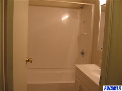 5905 Kent Road Fort Wayne, IN 46816 - Photo 7 of 8