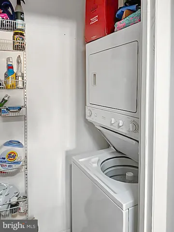 a close up view of washer and dryer