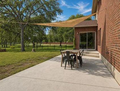 $685,000 | 122 Avenida Brisa Fresca Road, Kyle, TX 78640