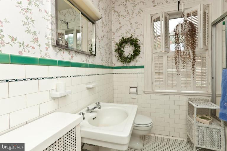 4401 Atwick Road Baltimore, MD 21210 - Photo 17 of 27 Bath #2