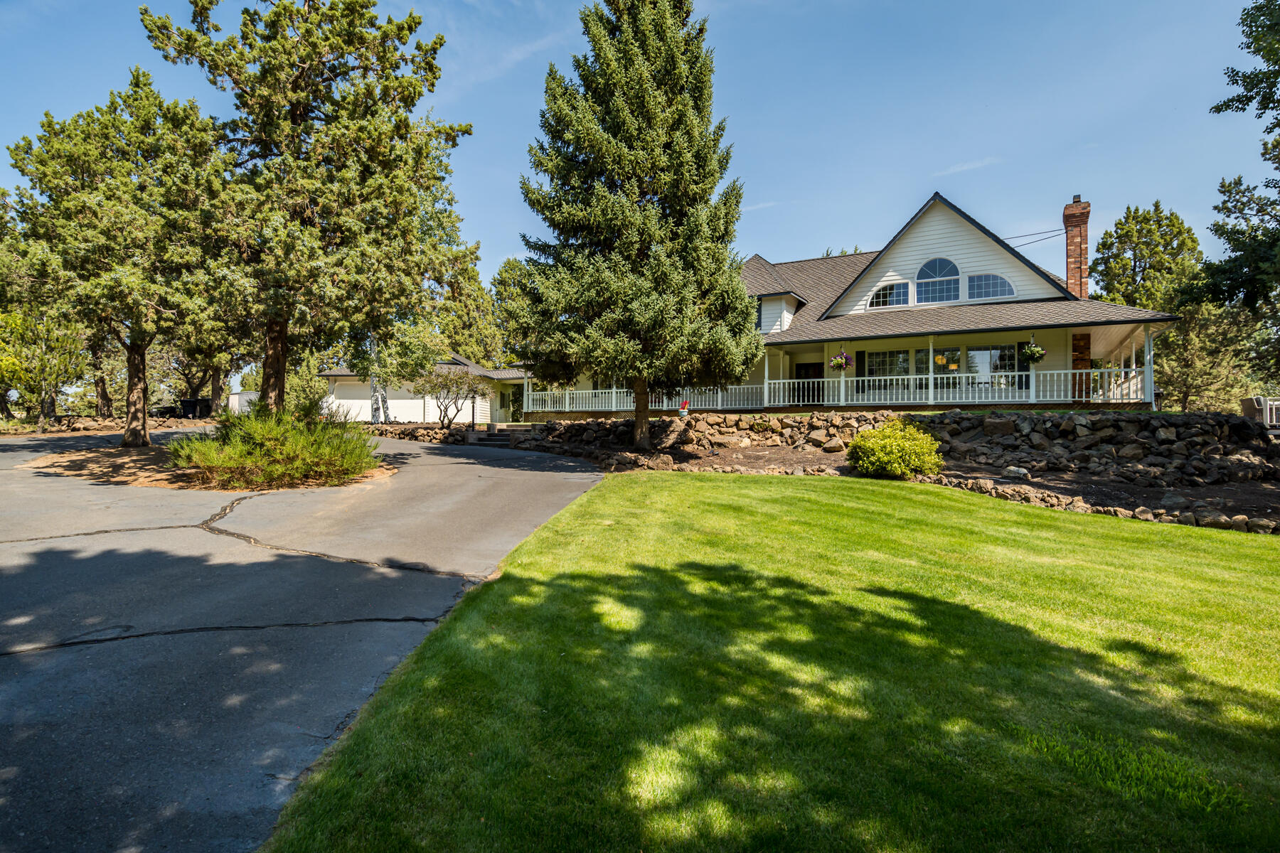 21936 Bear Creek Road Bend, OR 97701 - Photo 73 of 75 JH5_1111