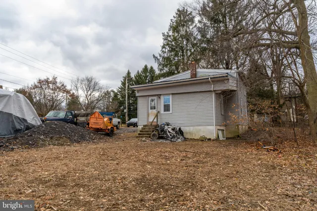 $2,200 | 801 Bethel Avenue, Aston, PA 19014