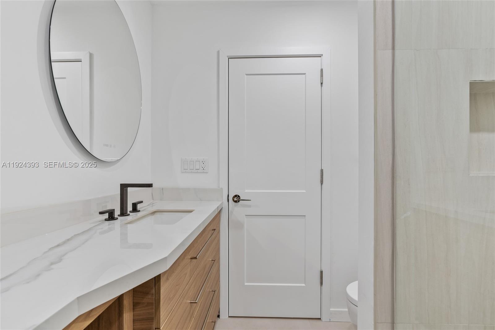 12940 Southwest 73rd Avenue Pinecrest, FL 33156 - Photo 37 of 51 Cabana Bath