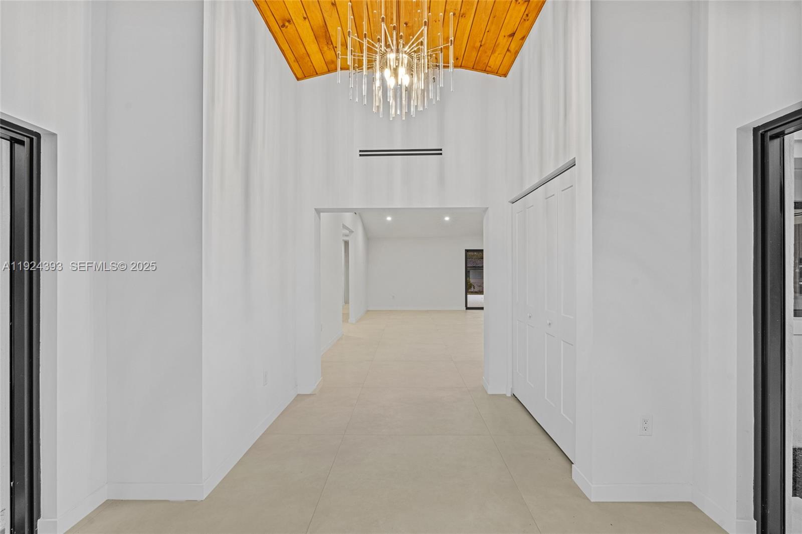 12940 Southwest 73rd Avenue Pinecrest, FL 33156 - Photo 9 of 51 Foyer /Entrance