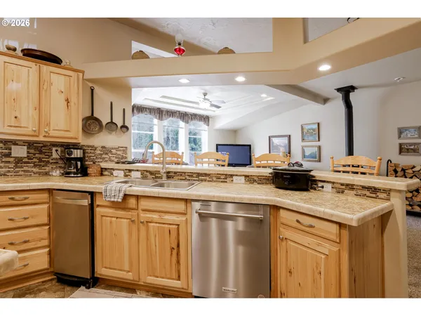 $643,000 | 123631 Surveyor Road, Crescent Lake, OR 97733