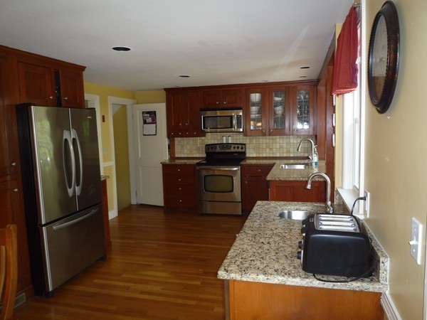 51 Outlook Road Wakefield, MA 01880 - Photo 8 of 19 Gallery Image 8
