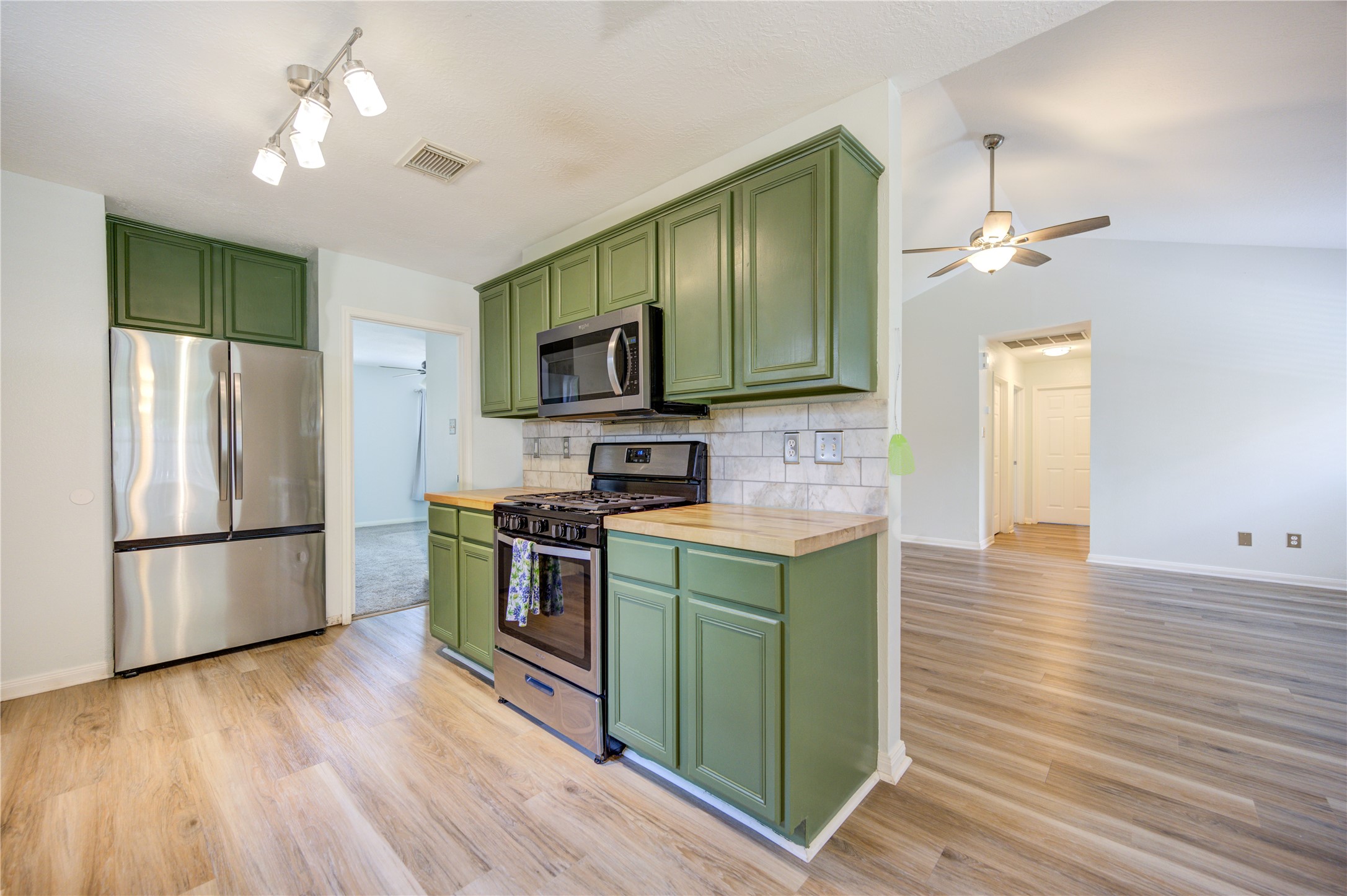 4130 Donalbain Drive Spring, TX 77373 - Photo 13 of 34