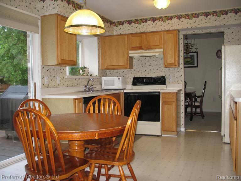 1564 Millbrook Road Canton, MI 48188 - Photo 5 of 12 Kitchen