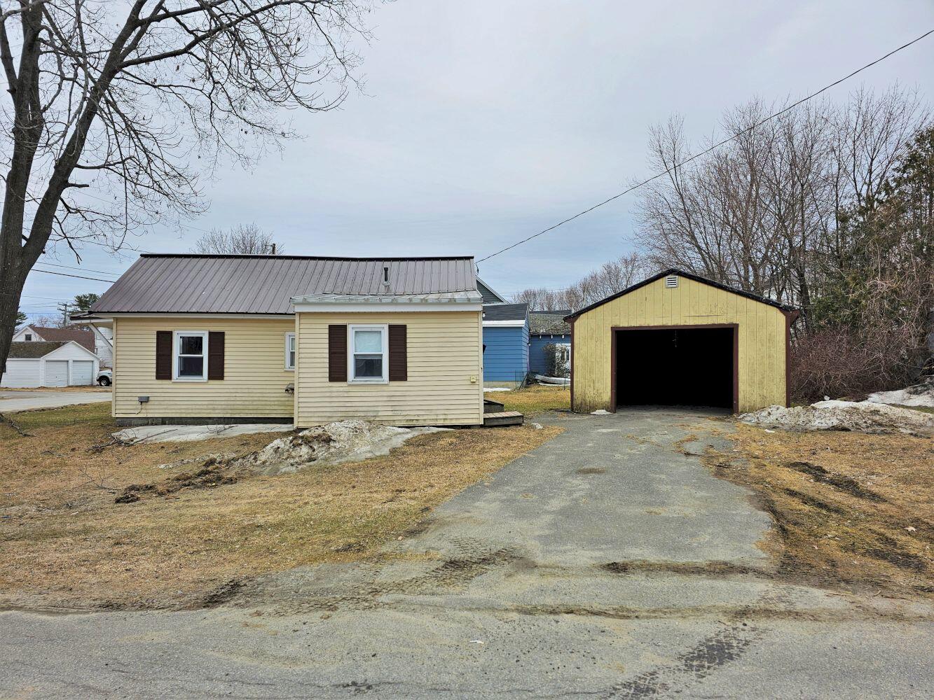 6 Broad Street Waterville, ME 04901 - Photo 5 of 17 6 Broad ST Waterville ME 04901 (5)