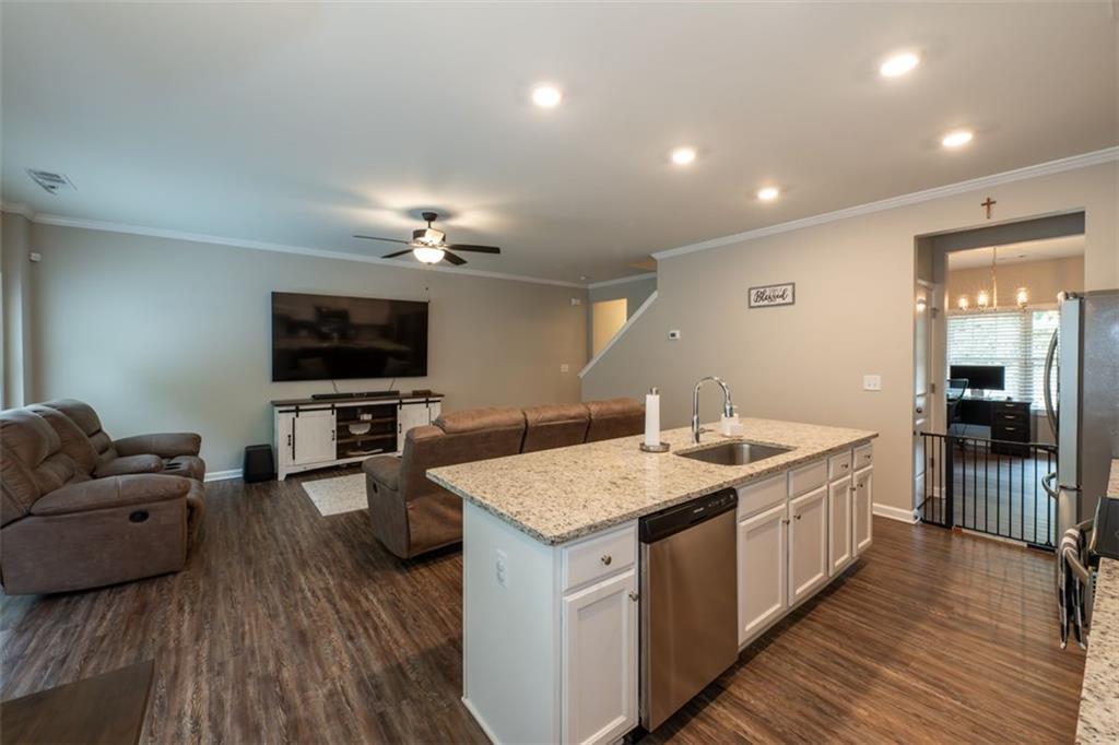819 Ash Street Canton, GA 30114 - Photo 10 of 33