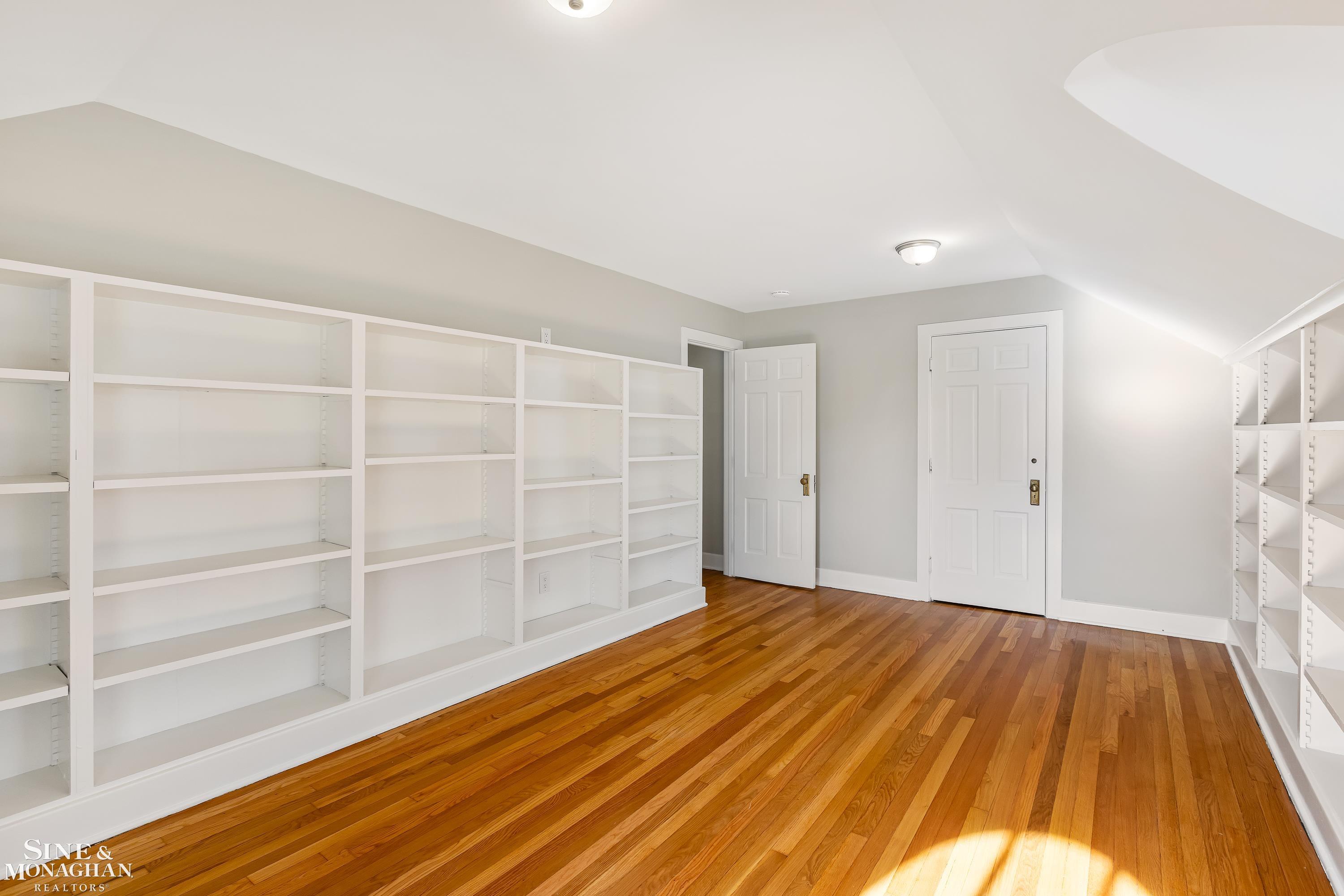 31 Beverly Road Grosse Pointe, MI 48236 - Photo 70 of 97 50161511-3af6737f-8396-43d4-bf84-36f1f3345720.JPG