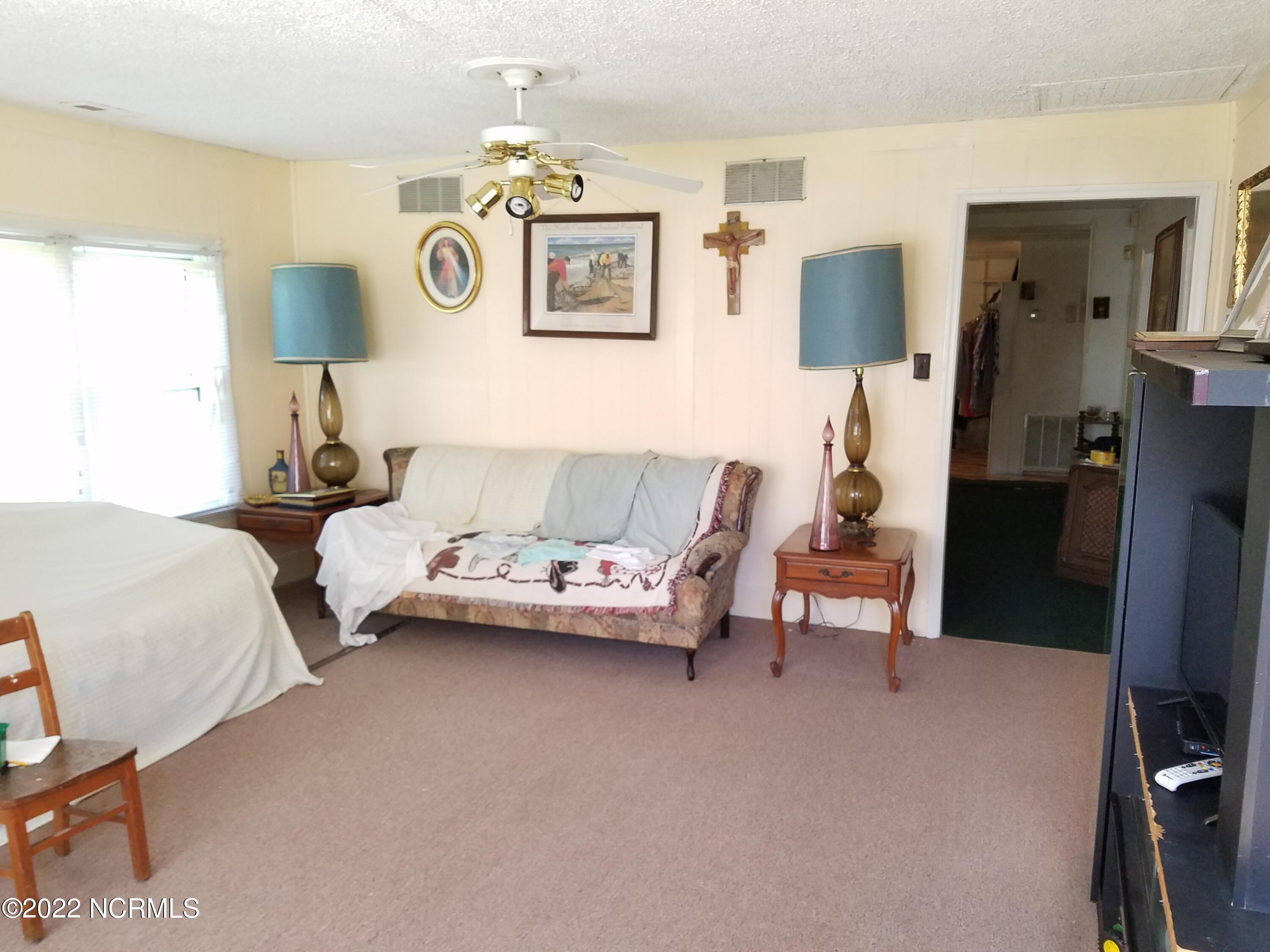 3335 Starburst Road Kinston, NC 28501 - Photo 8 of 23 Den