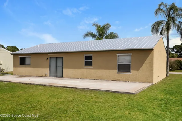 $1,955 | 2252 Southeast Berkshire Boulevard, Port St. Lucie, FL 34952