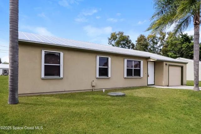 $1,955 | 2252 Southeast Berkshire Boulevard, Port St. Lucie, FL 34952