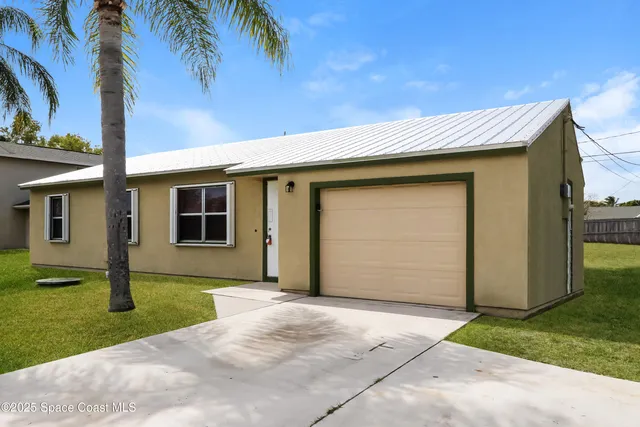 $1,955 | 2252 Southeast Berkshire Boulevard, Port St. Lucie, FL 34952