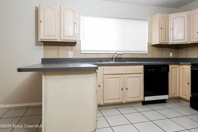 $1,955 | 2252 Southeast Berkshire Boulevard, Port St. Lucie, FL 34952