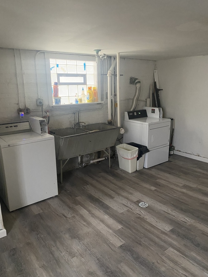 8530 South Carpenter Street, Unit 1 Chicago, IL 60620 - Photo 10 of 10 a room with a chair and gym equipment