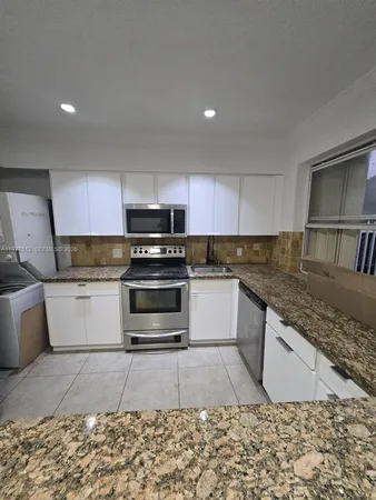 $2,450 | 1701 North Treasure Drive, Unit 5, North Bay Village, FL 33141