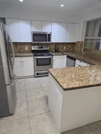 $2,450 | 1701 North Treasure Drive, Unit 5, North Bay Village, FL 33141