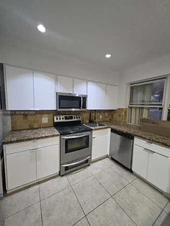 $2,450 | 1701 North Treasure Drive, Unit 5, North Bay Village, FL 33141