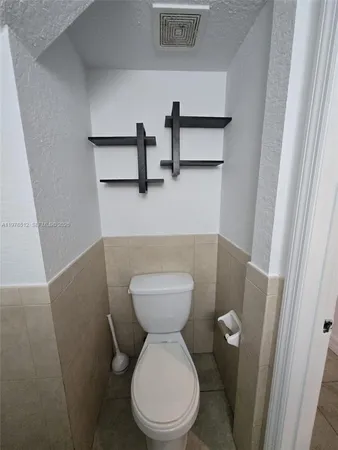 $2,450 | 1701 North Treasure Drive, Unit 5, North Bay Village, FL 33141