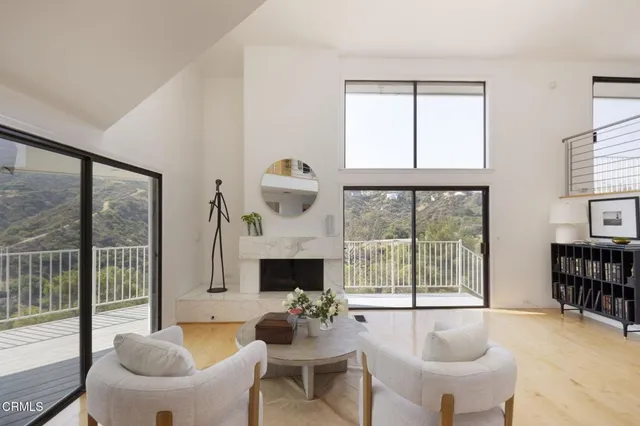 $2,495,000 | 363 Patrician Way, Pasadena, CA 91105