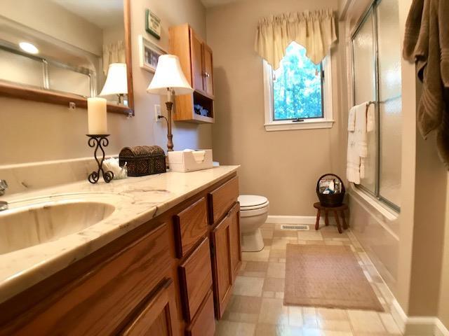 1854 Levon Sparkman Road Doyle, TN 38559 - Photo 16 of 33 Bathroom 1