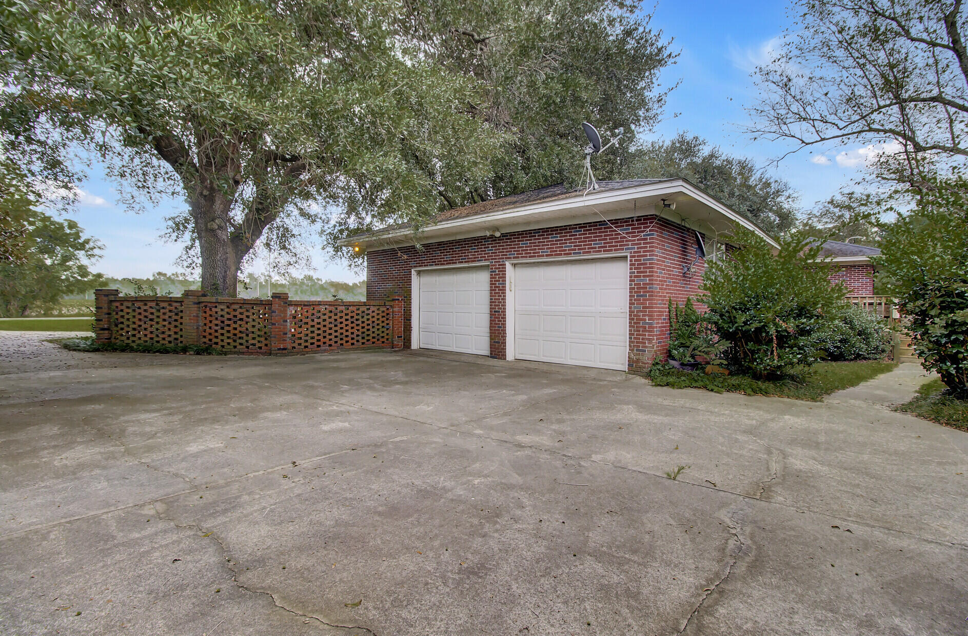 557 Mt Zion Road St. George, SC 29477 - Photo 39 of 66 Garage