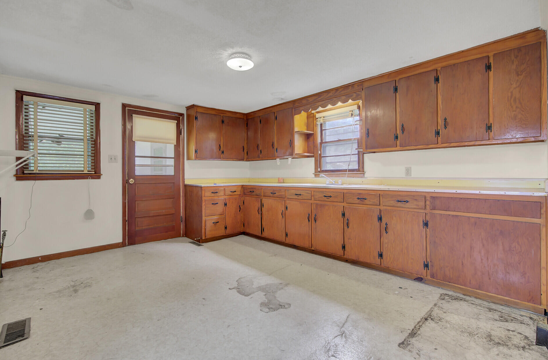 557 Mt Zion Road St. George, SC 29477 - Photo 47 of 66 Eat in Kitchen