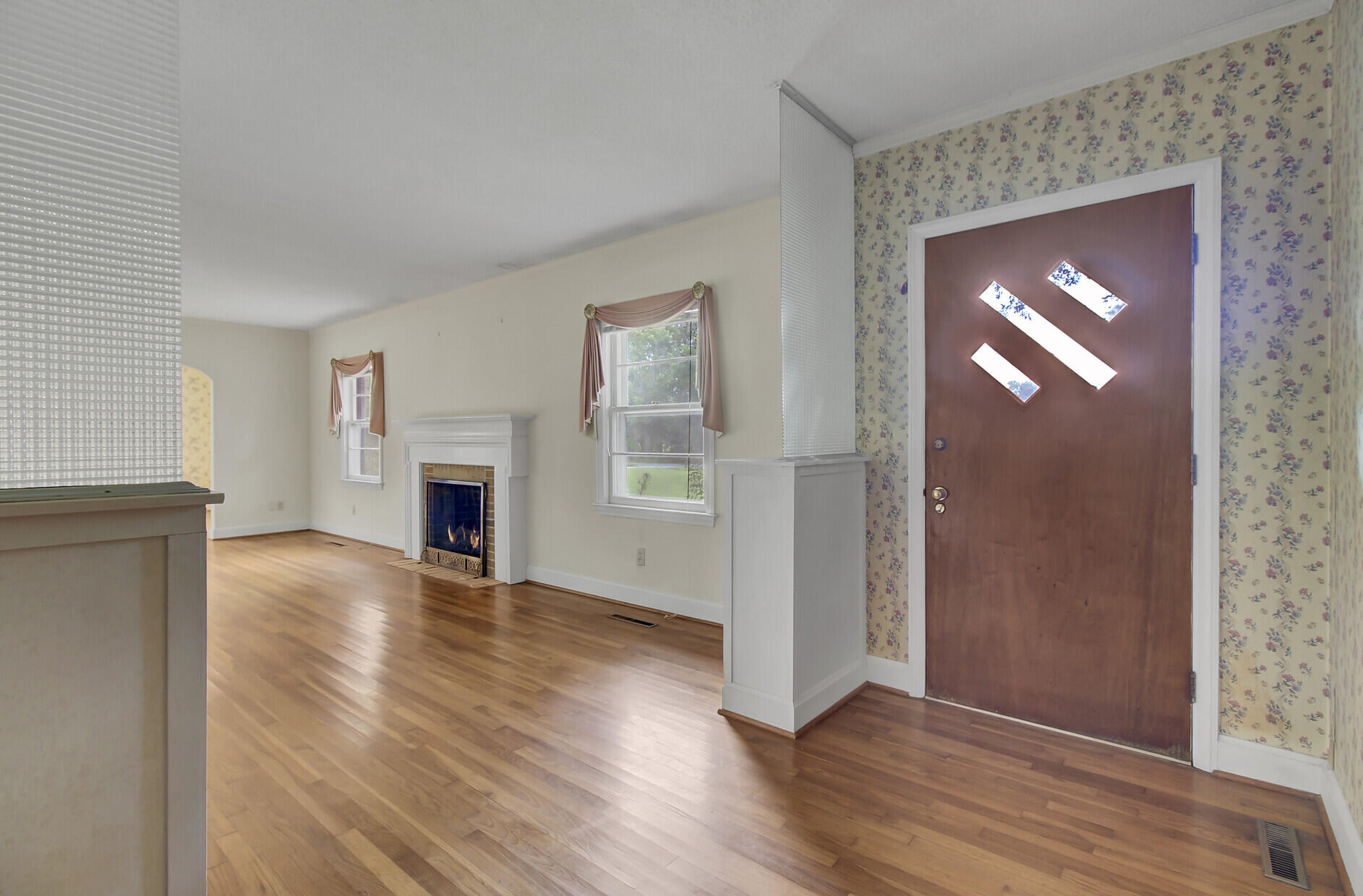 557 Mt Zion Road St. George, SC 29477 - Photo 7 of 66 Foyer