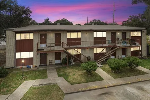 $950,000 | 106 East 3rd Street, Belle Chasse, LA 70037