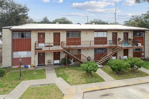 $950,000 | 106 East 3rd Street, Belle Chasse, LA 70037