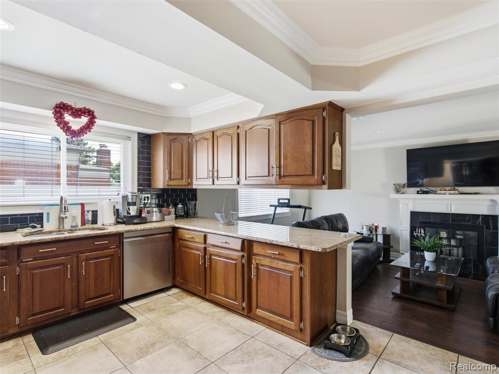 33367 Elgin Court Sterling Heights, MI 48310 - Photo 9 of 32 Gallery Image 9
