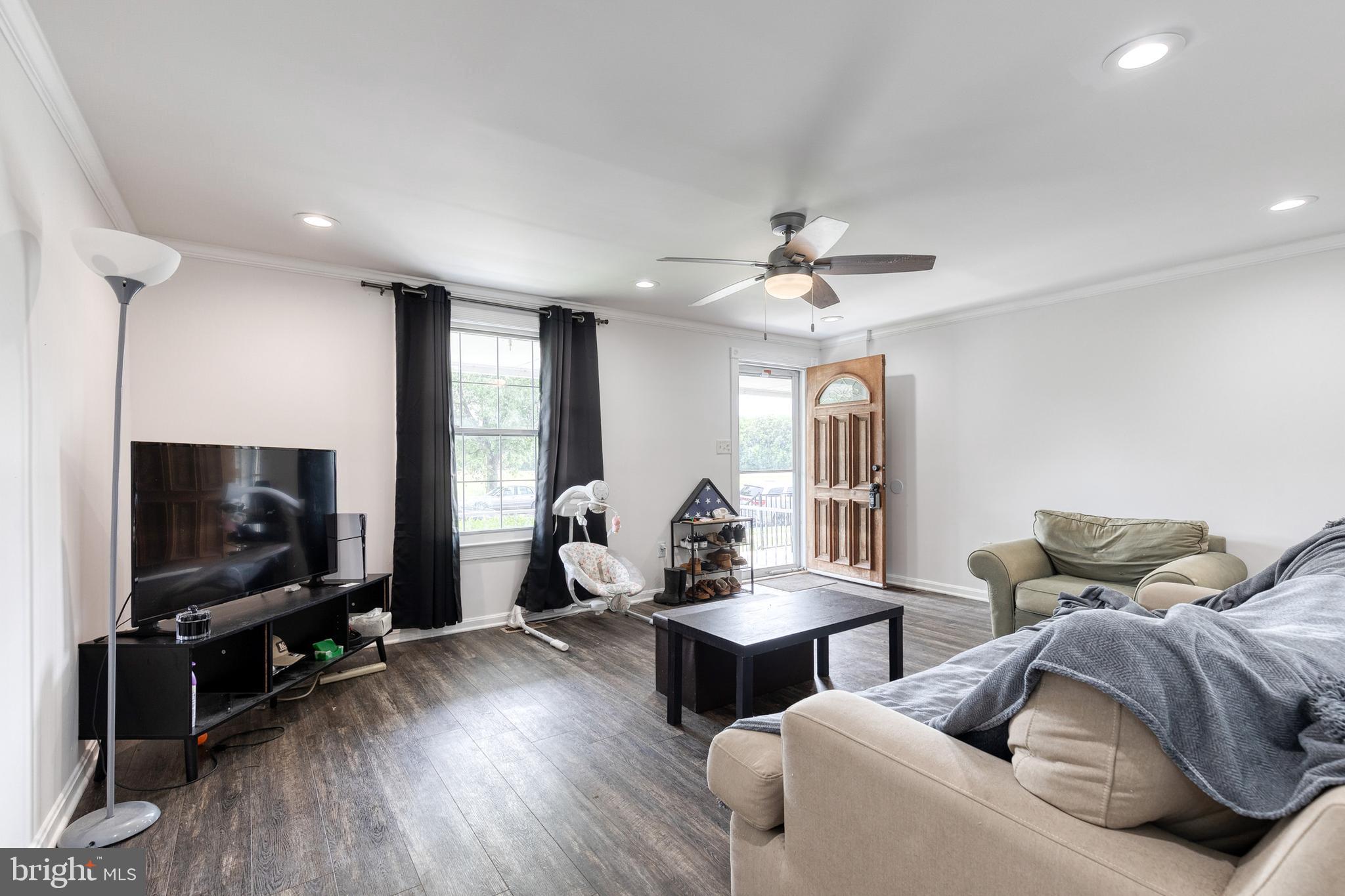 958 Middleborough Road Essex, MD 21221 - Photo 8 of 23