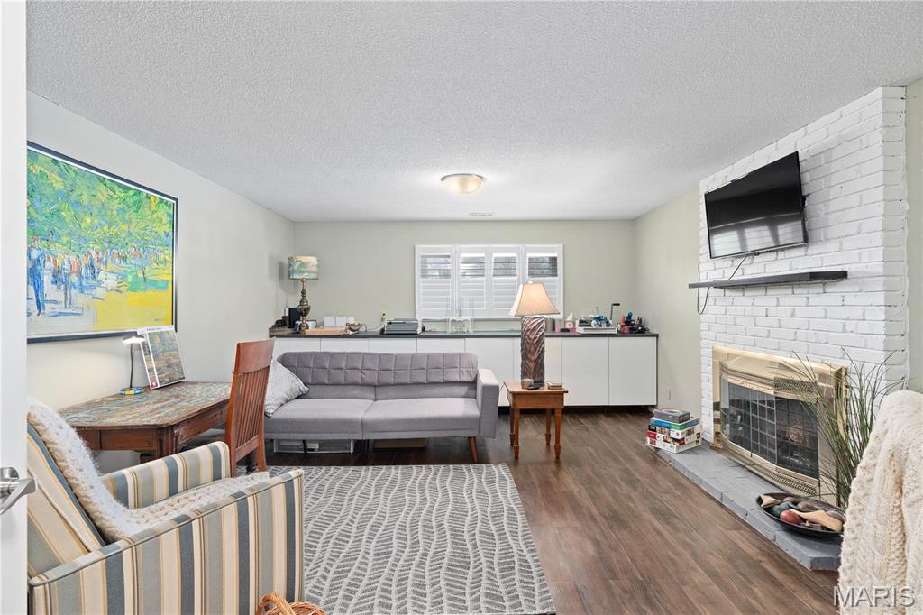 211 Holly Tree Court Ballwin, MO 63021 - Photo 29 of 38