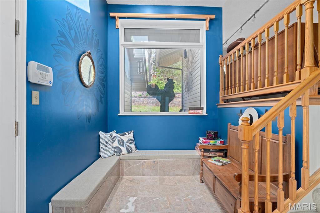 211 Holly Tree Court Ballwin, MO 63021 - Photo 4 of 38