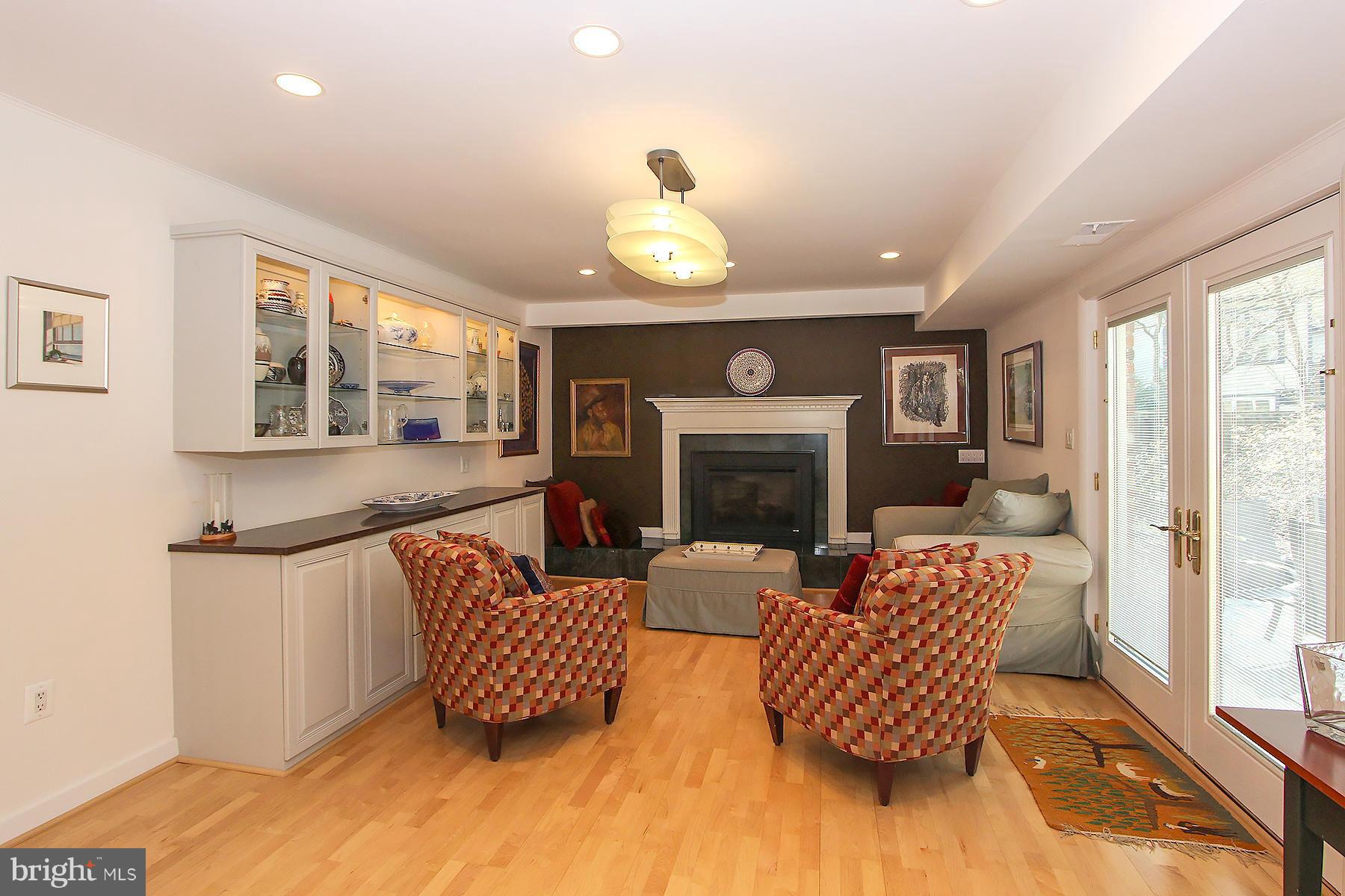 8536 West Howell Road Bethesda, MD 20817 - Photo 21 of 29 Family Room